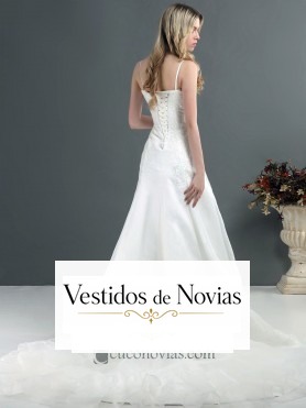 Vestido nupcial corte princesa.