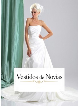 Robe de mariée avec drapé.